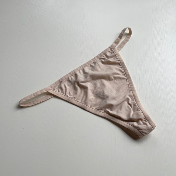Victoria’s Secret | Basic Nude Thong | M - Picture 2 of 8